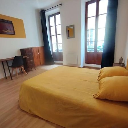 Appartement En Plein Centre. Carpentras Luaran gambar