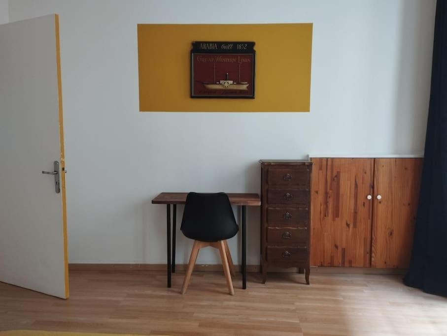 Appartement En Plein Centre. Carpentras Luaran gambar