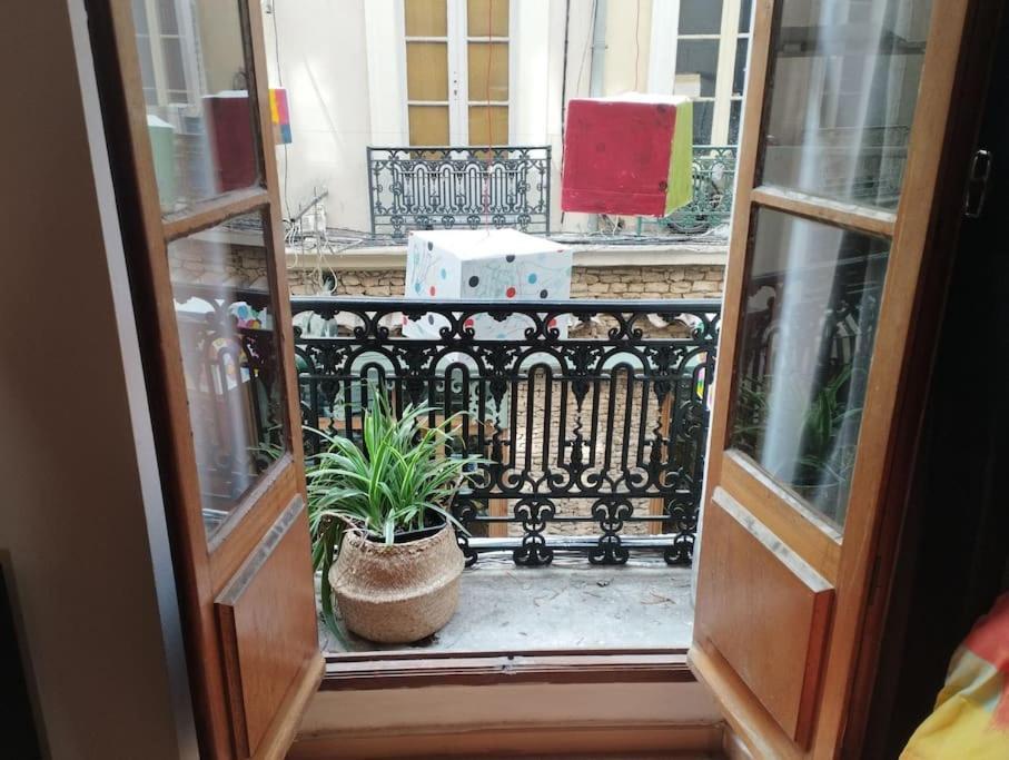 Appartement En Plein Centre. Carpentras Luaran gambar